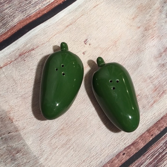 Other - Green Pepper Salt and Pepper Shaker 4” Long Other - Green Pepper Salt and Pepper Shaker 4” Long
